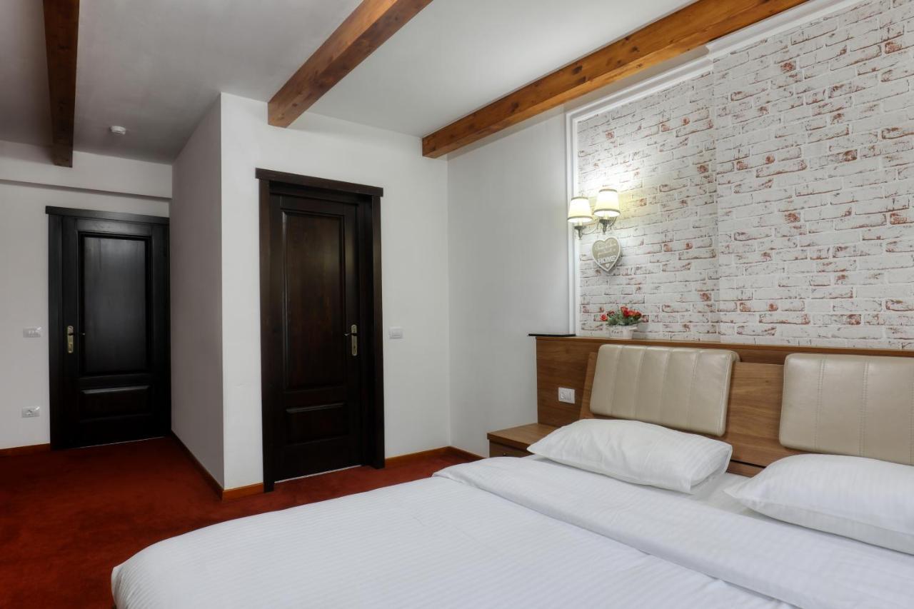 Hotel Ivascu Moisei Eksteriør billede