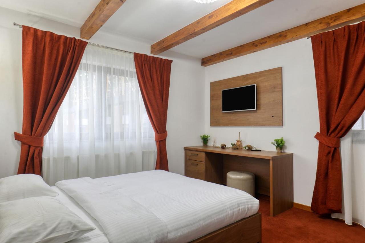 Hotel Ivascu Moisei Eksteriør billede