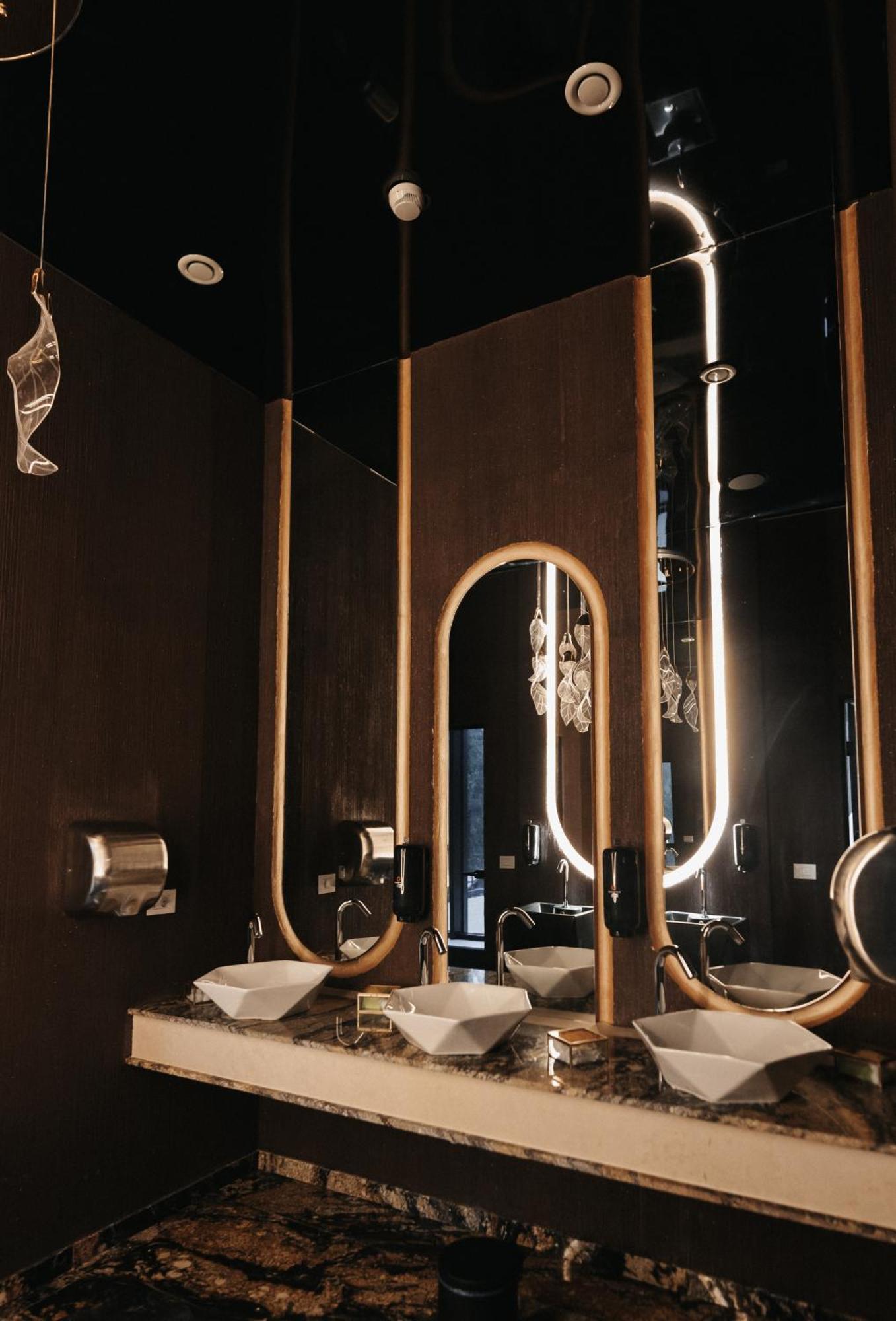 Hotel Ivascu Moisei Eksteriør billede